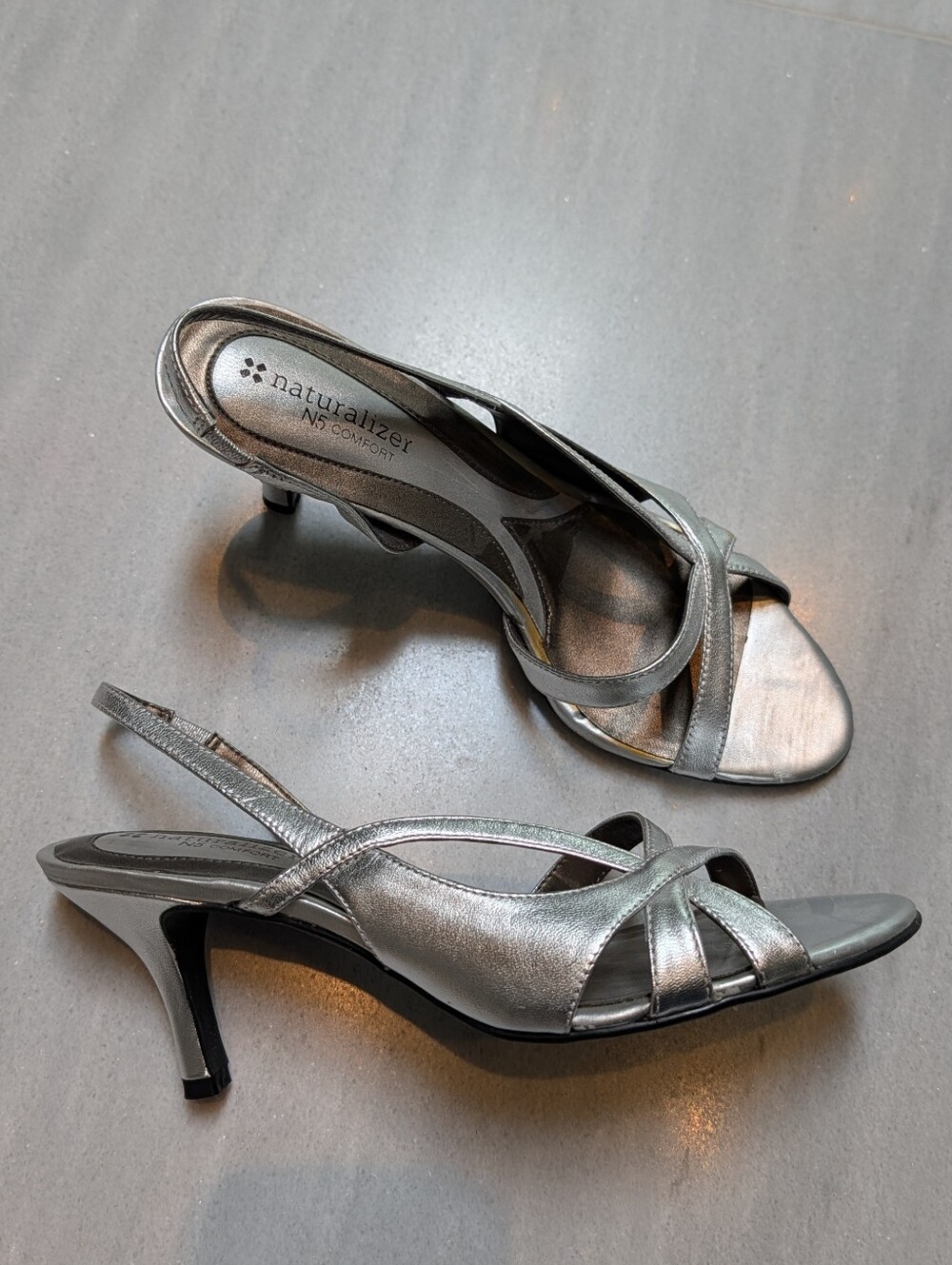 NATURALIZER silver open toe slingback prissy 8